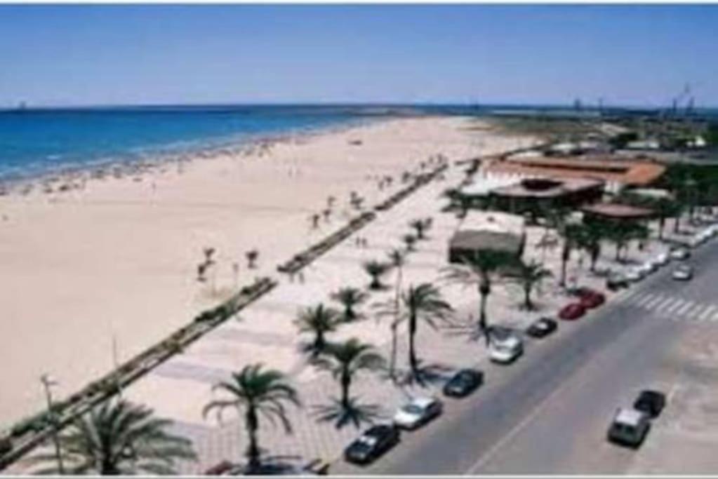 Coqueto Apartamento Junto A La Playa. プエブラ・ド・ファルナルス エクステリア 写真